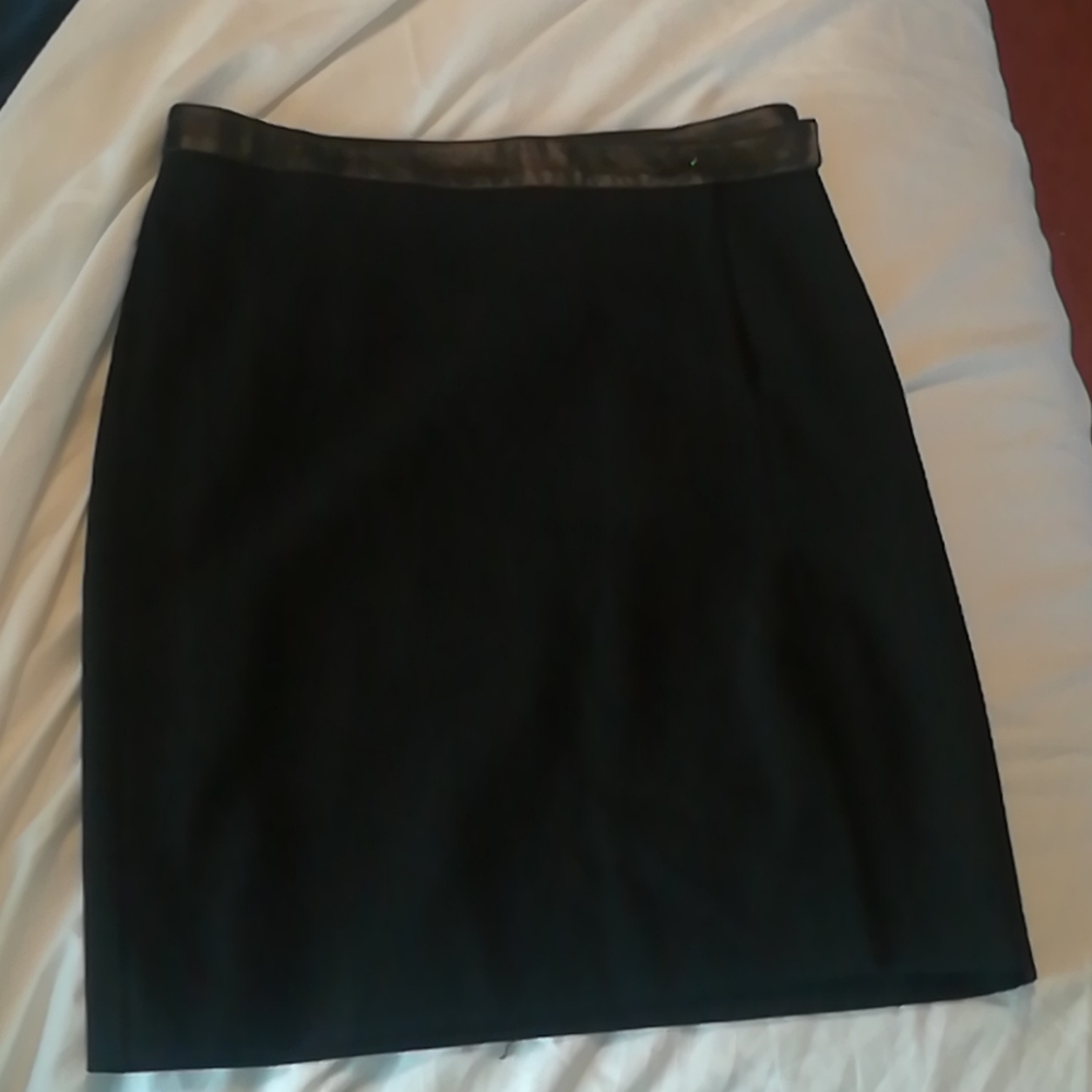 BcbgMaxAzria skirt
